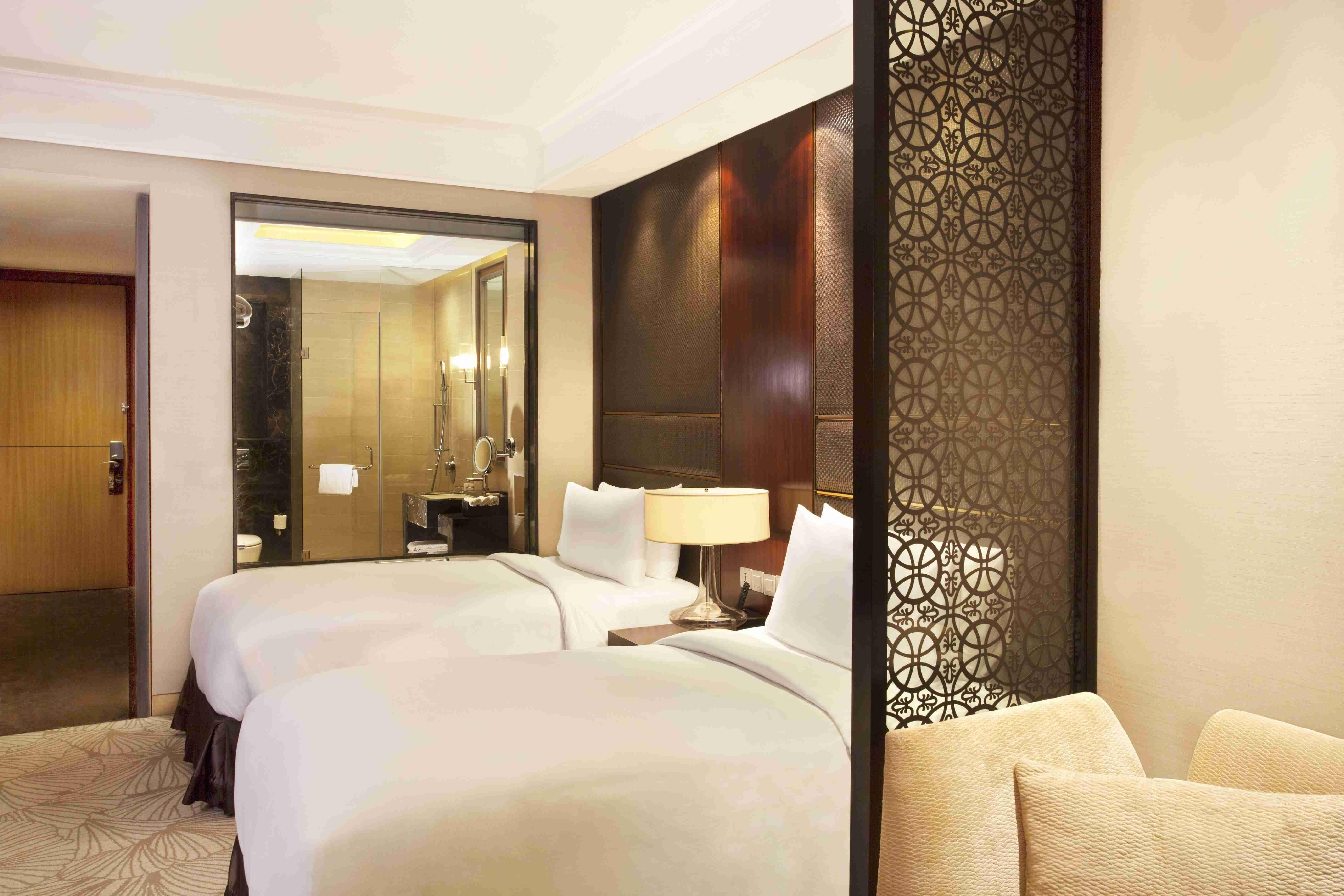 Hotel Crowne Plaza Mayur Vihar Noida By Ihg 5*