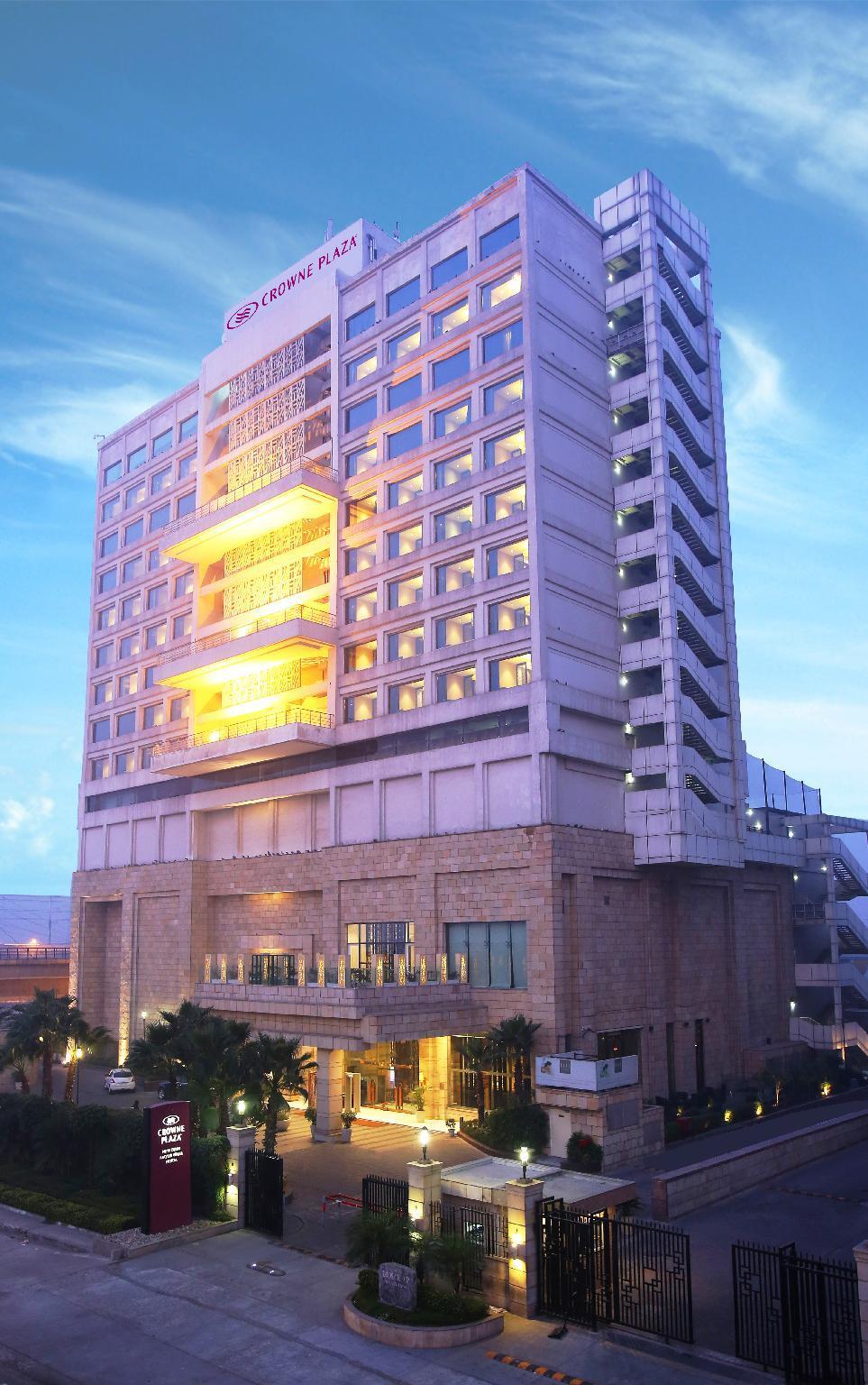 Crowne Plaza Mayur Vihar Noida By Ihg Hotel 5*