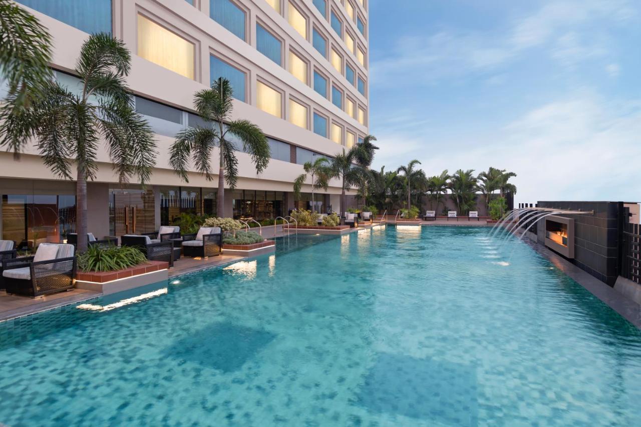 Crowne Plaza Mayur Vihar Noida By Ihg Hotel