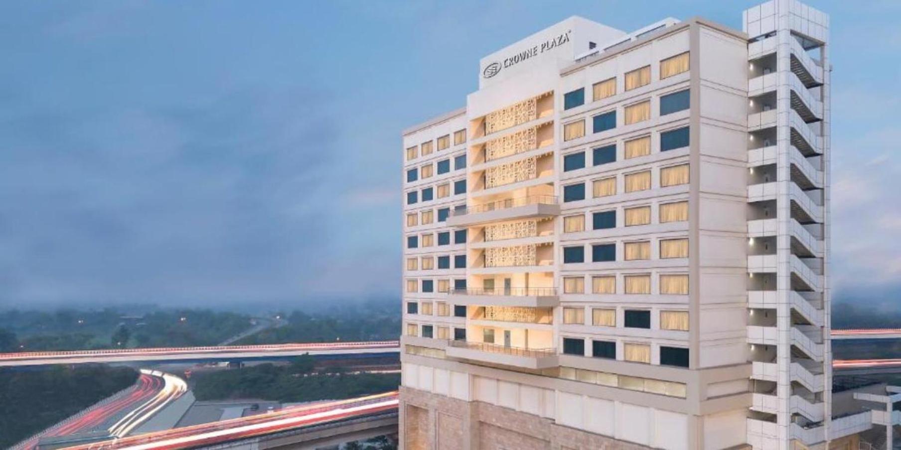 Hotel Crowne Plaza Mayur Vihar Noida By Ihg