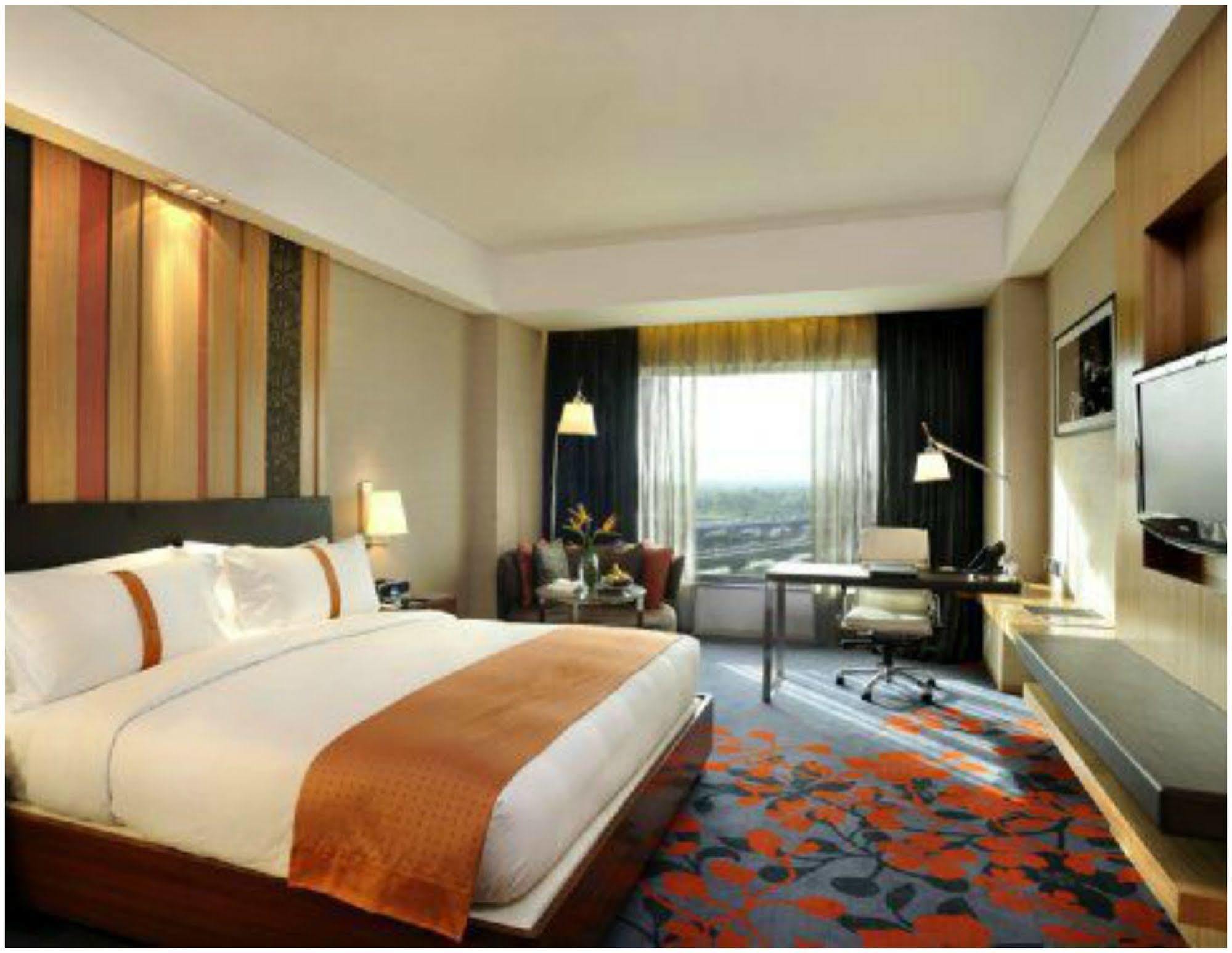 Crowne Plaza Mayur Vihar Noida By Ihg
